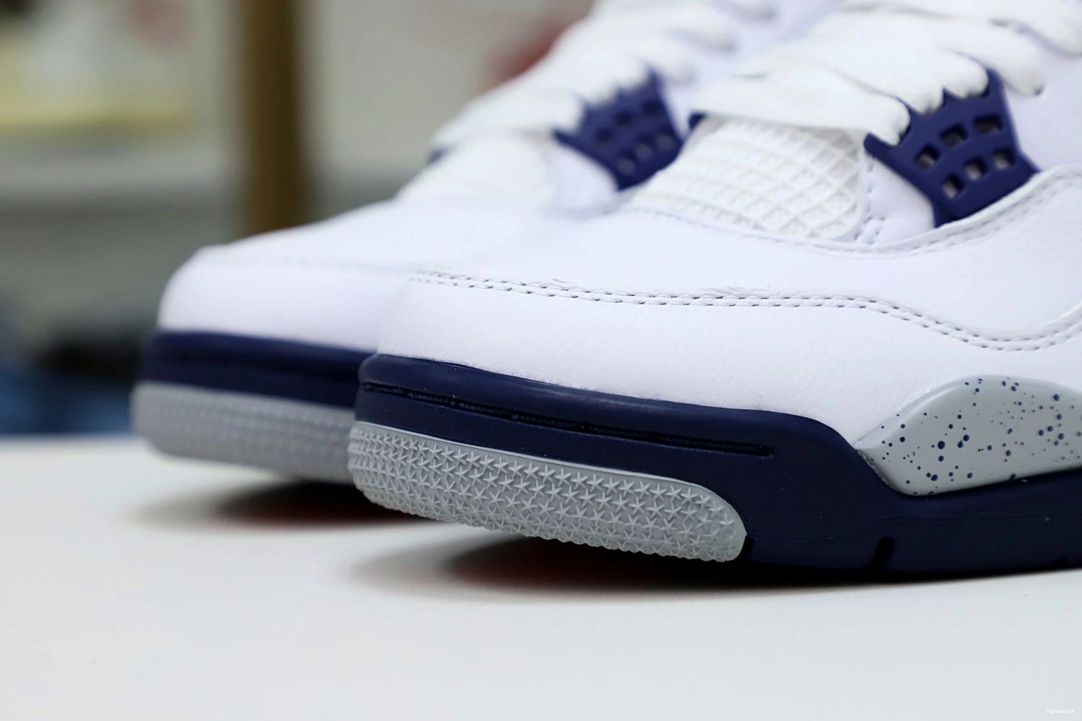 JORDAN 4 RETRO NAVY